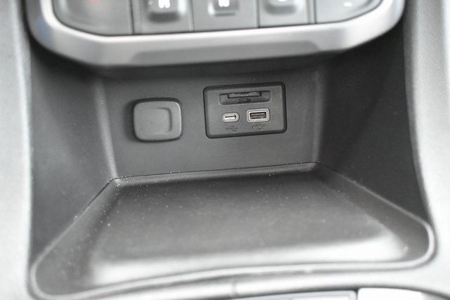 Used 2020 GMC Acadia AT4 image 30