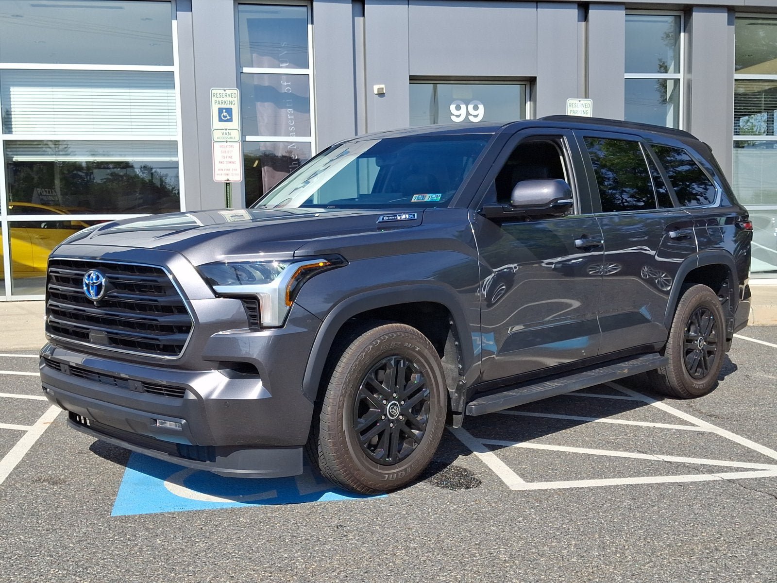 Used 2024 Toyota Sequoia SR5 w/ SR5 Premium Package AWD/4WD image 1
