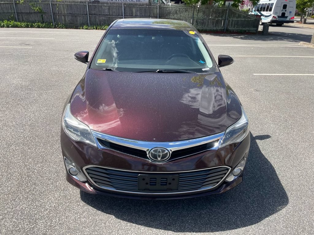 Used 2013 Toyota Avalon Limited w/ Technology Pkg FWD image 3