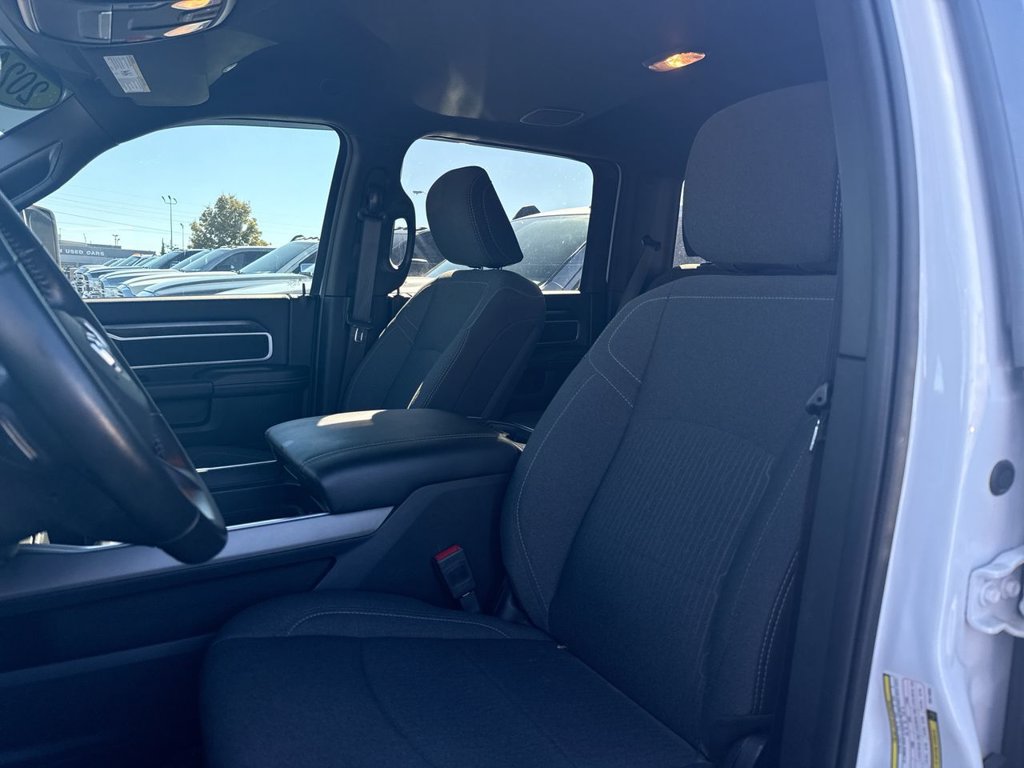 Used 2024 RAM 2500 Big Horn w/ Sport Appearance Package AWD/4WD image 21