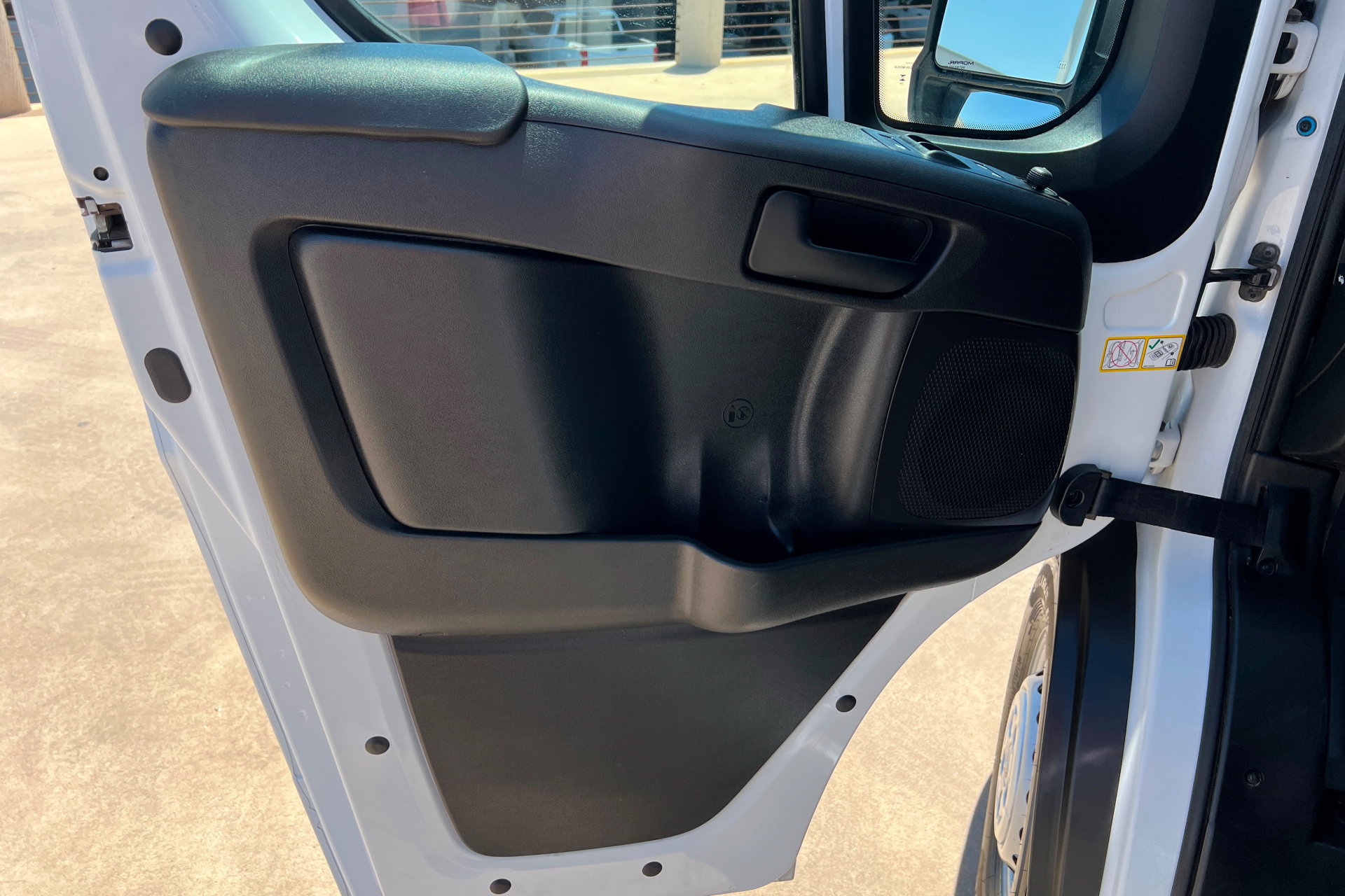 Used 2025 RAM ProMaster 3500 w/ Convenience Group FWD image 14