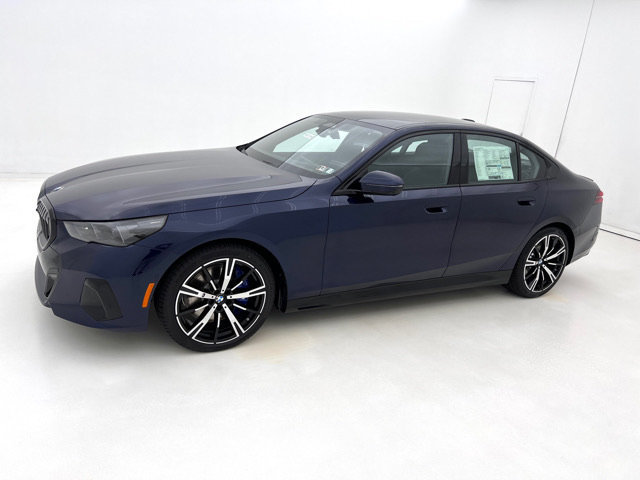 New 2027 BMW 540i xDrive w/ Executive Package AWD/4WD image 2