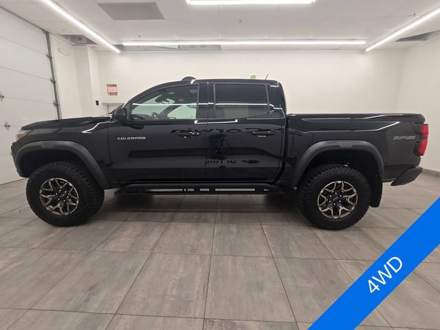 Used 2024 Chevrolet Colorado ZR2 w/ ZR2 Convenience Package III AWD/4WD image 2