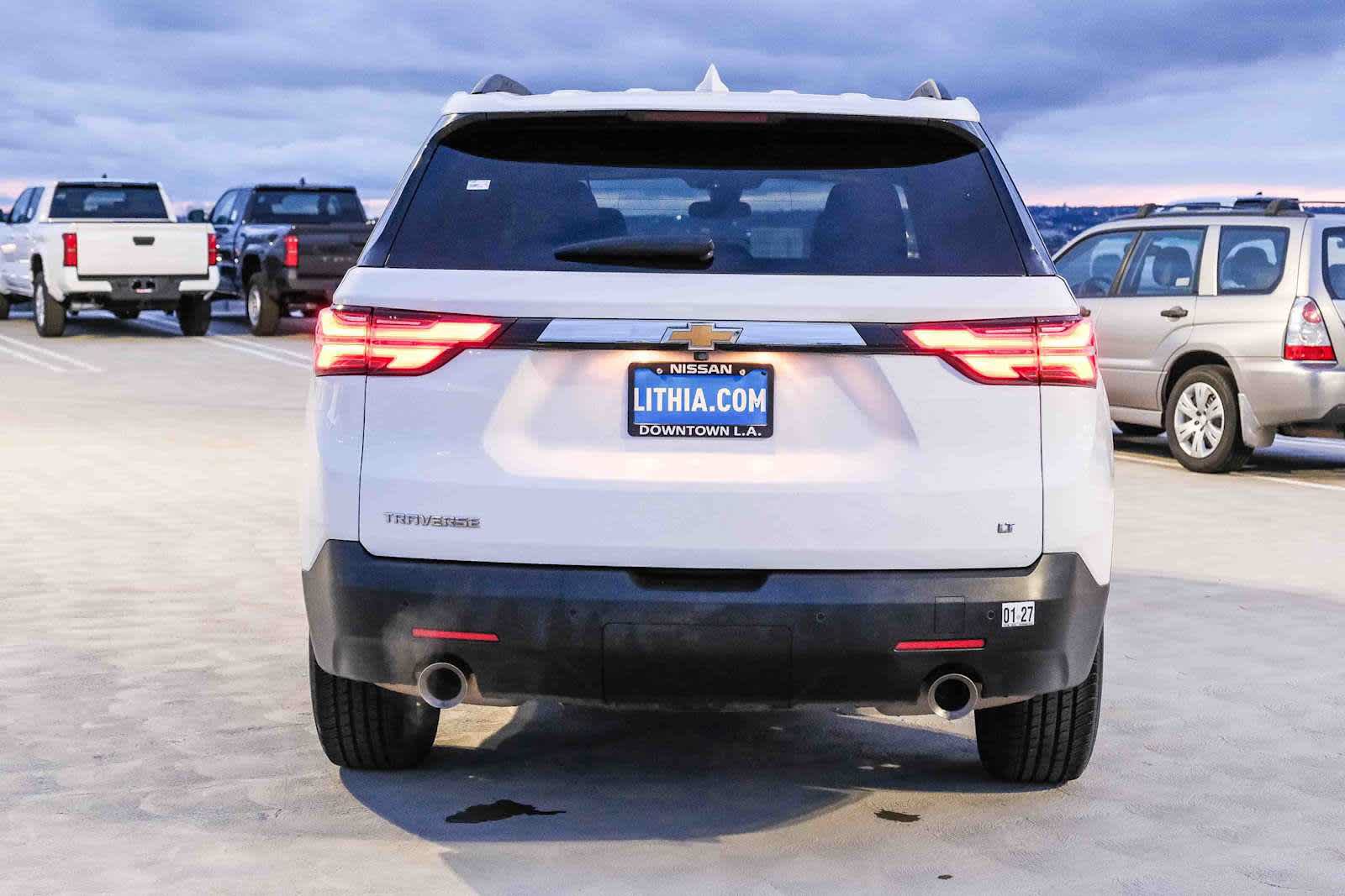 Used 2023 Chevrolet Traverse LT FWD image 5