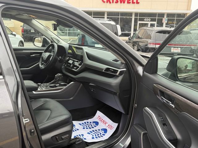 Used 2022 Toyota Highlander Platinum AWD/4WD image 29