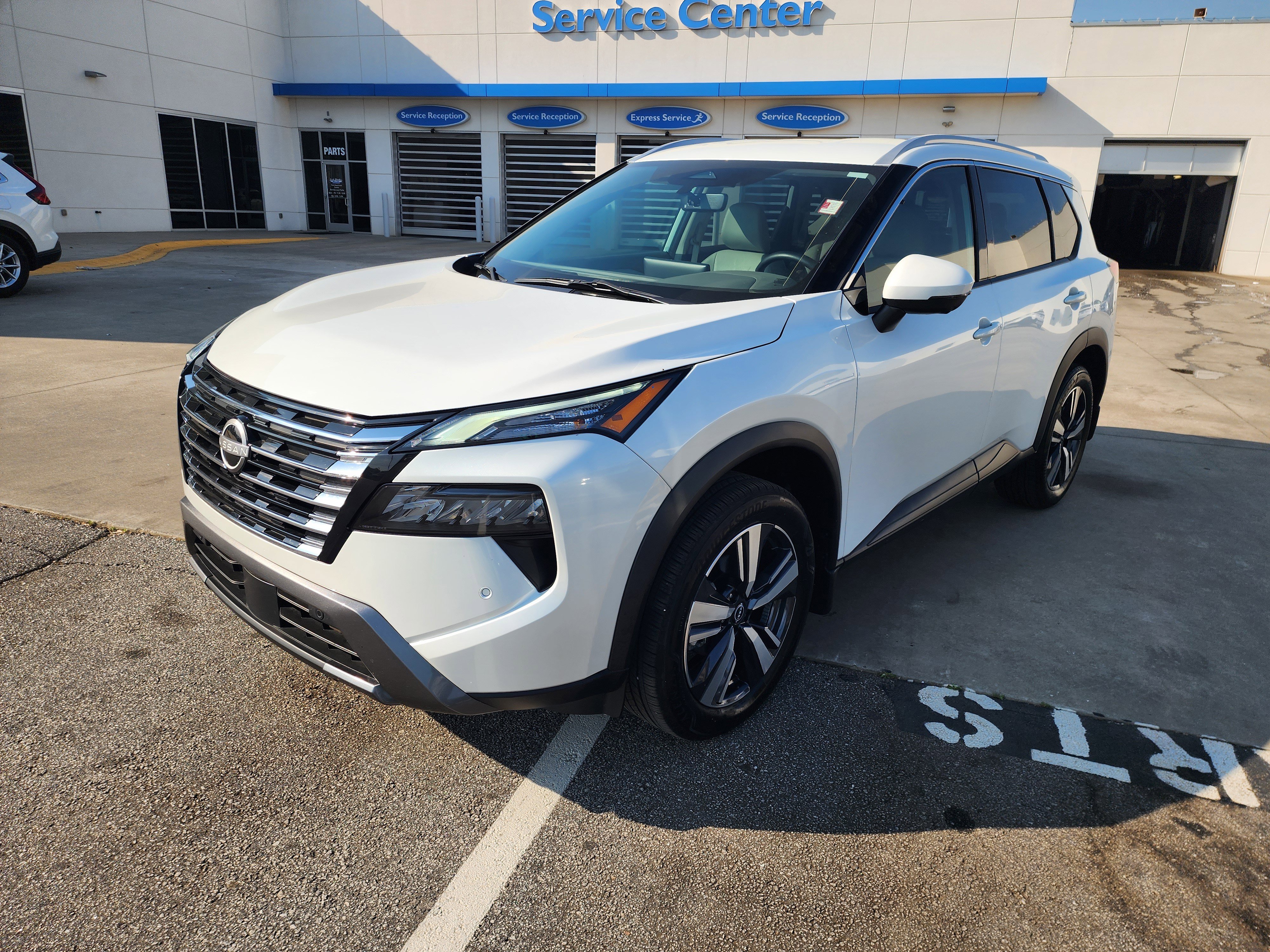 Used 2024 Nissan Rogue SL image 9