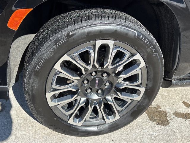Used 2023 GMC Yukon Denali Ultimate image 12