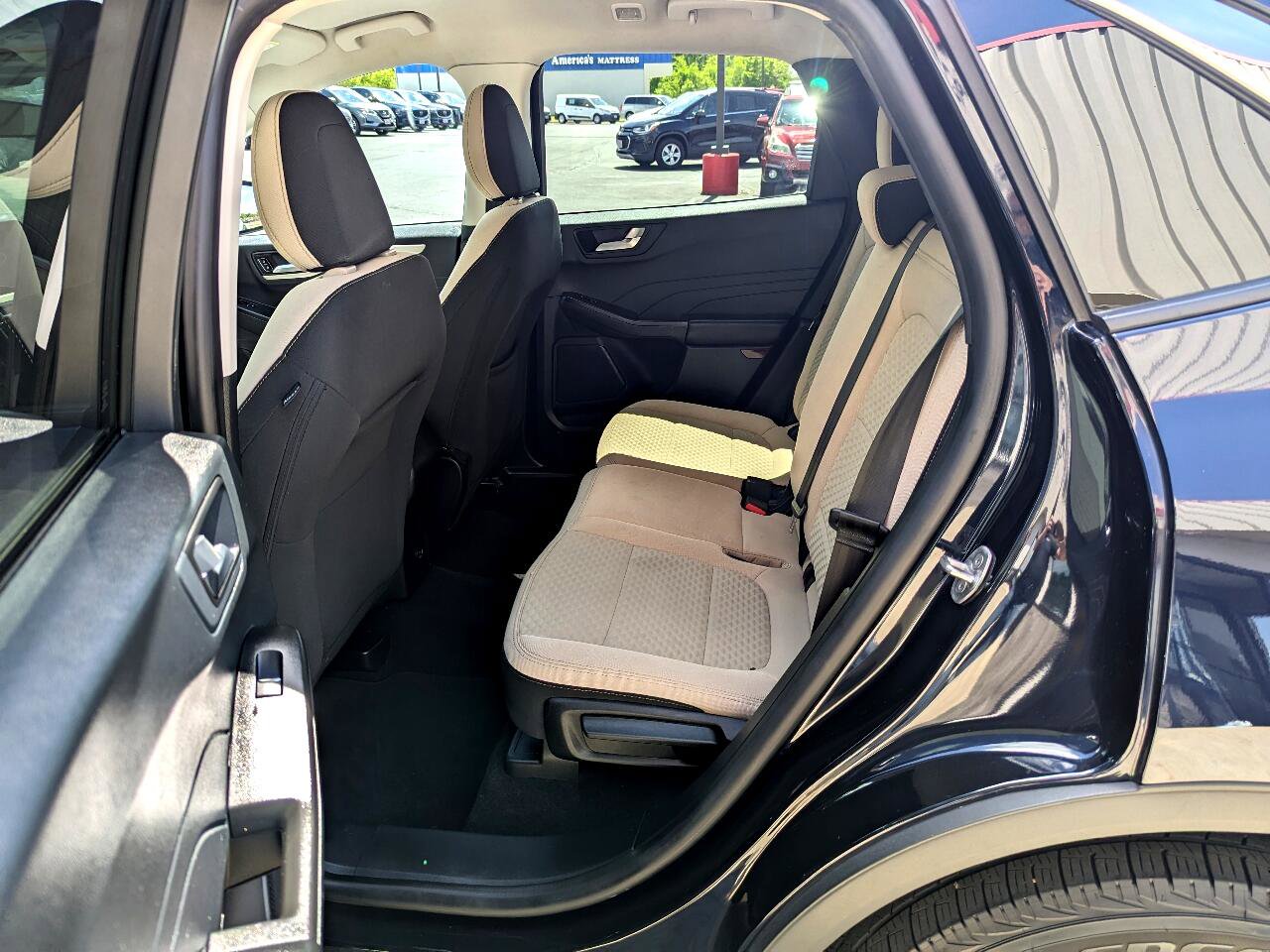 Used 2021 Ford Escape SE image 10