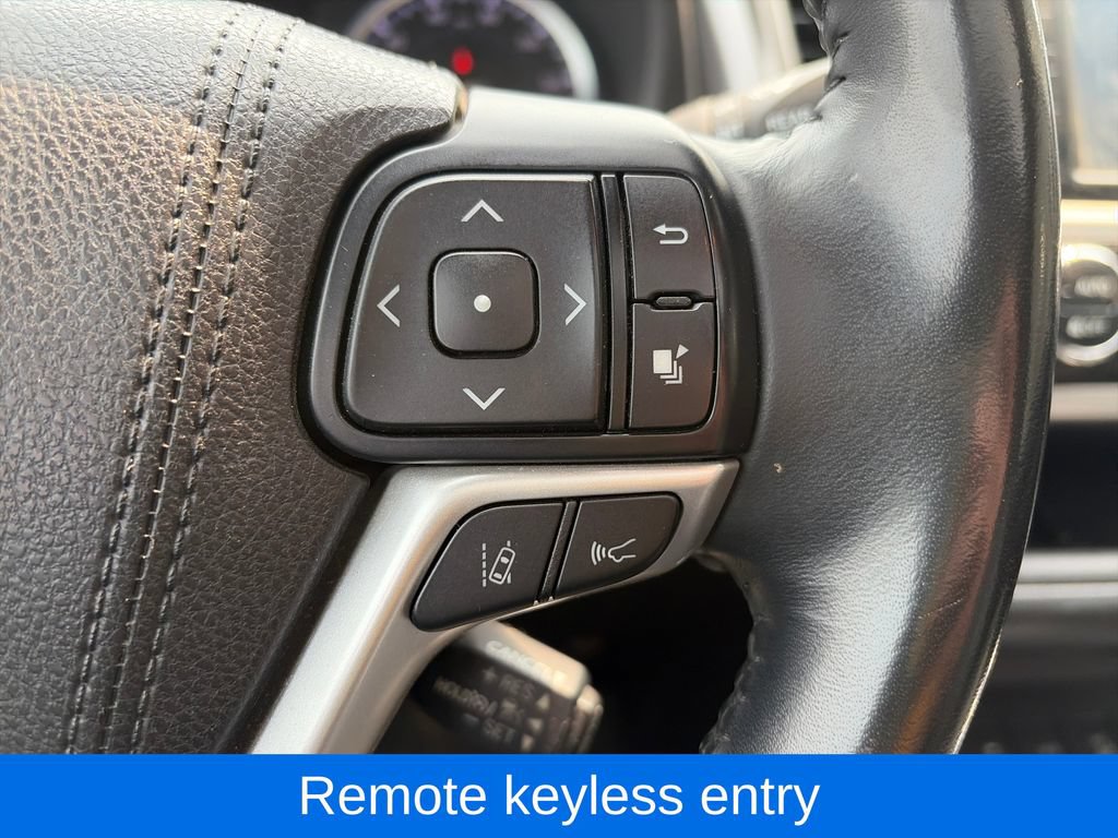Used 2018 Toyota Highlander SE AWD/4WD image 15