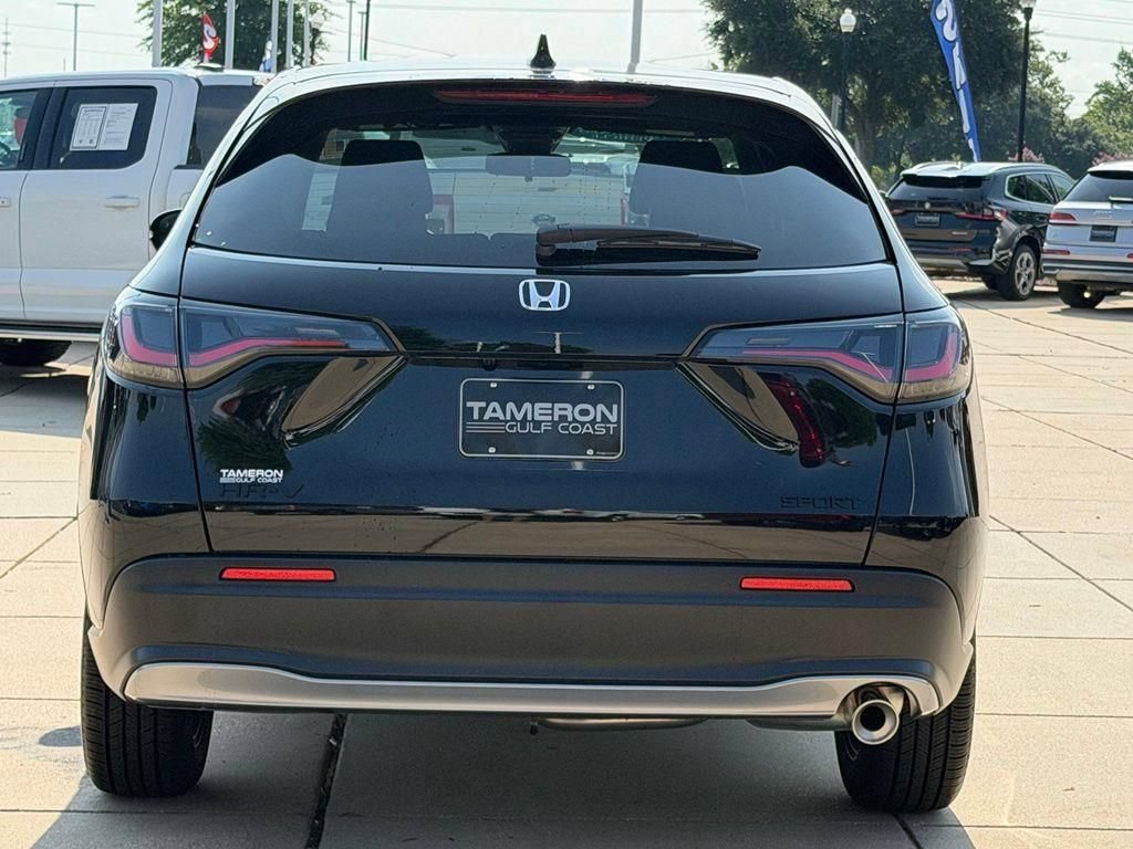 Used 2027 Honda HR-V Sport image 3