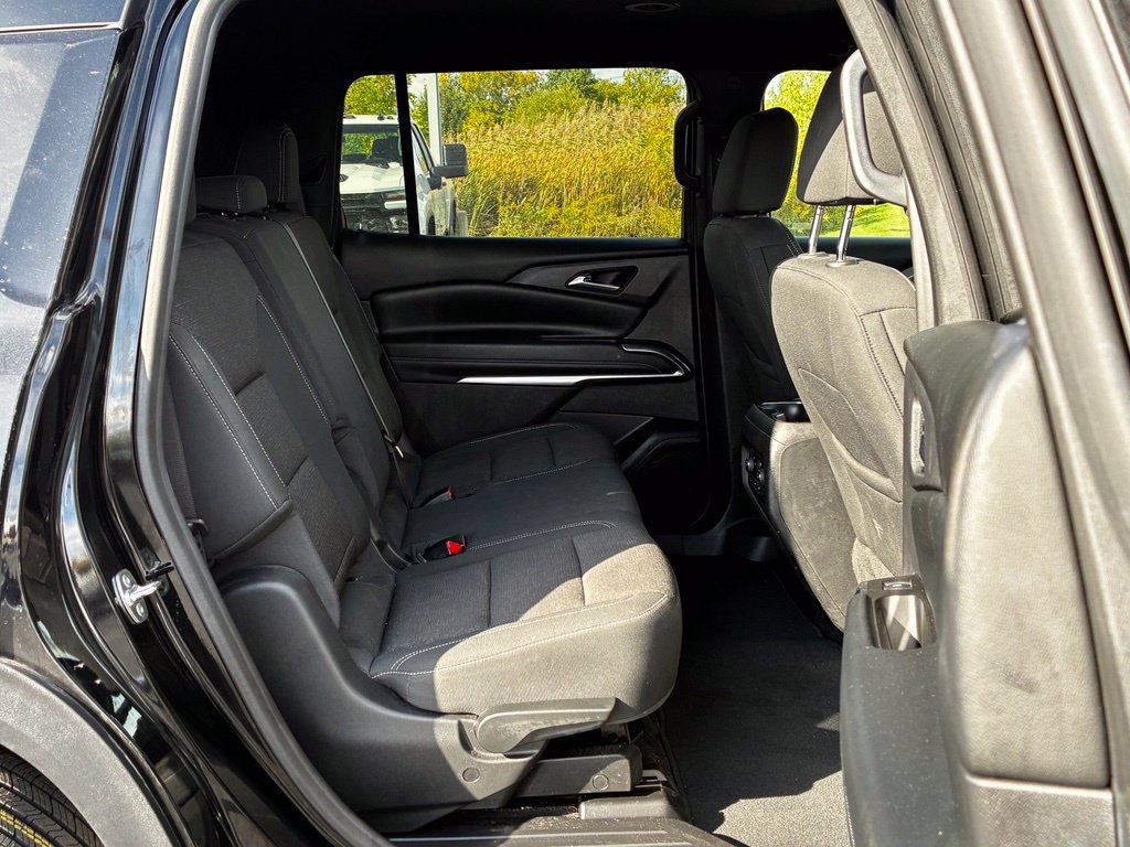 Used 2024 Chevrolet Traverse LS w/ Midnight/Sport Edition FWD image 29