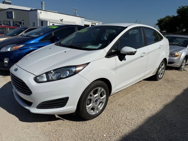 Used 2015 Ford Fiesta SE FWD image 1