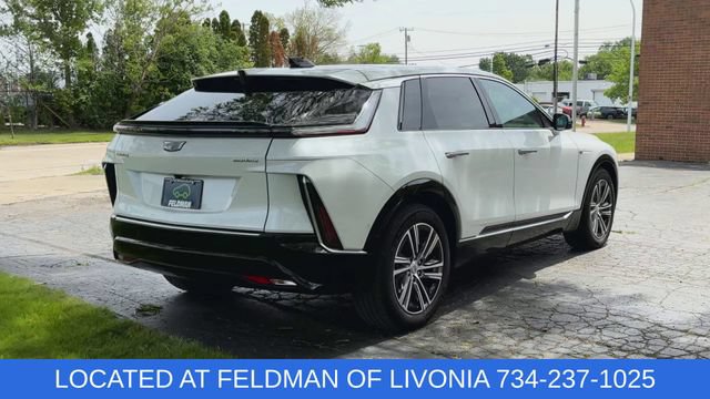 Used 2024 Cadillac Lyriq Luxury AWD/4WD image 8