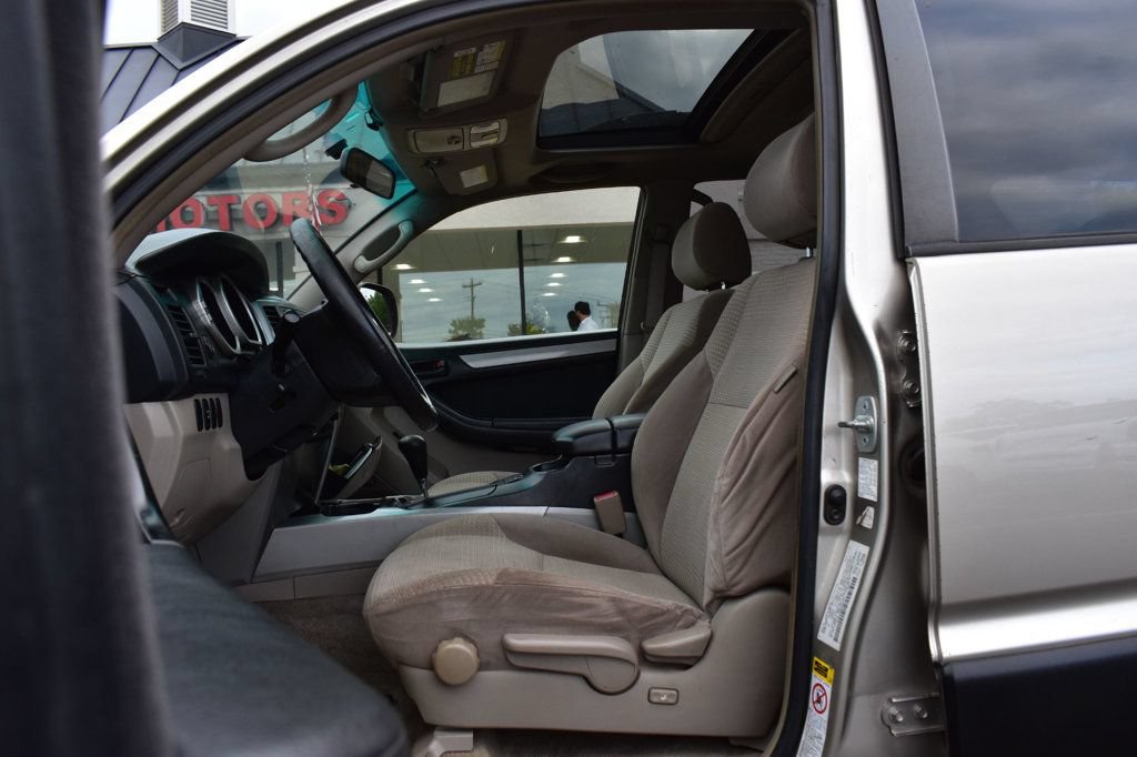 Used 2003 Toyota 4Runner SR5 AWD/4WD image 13