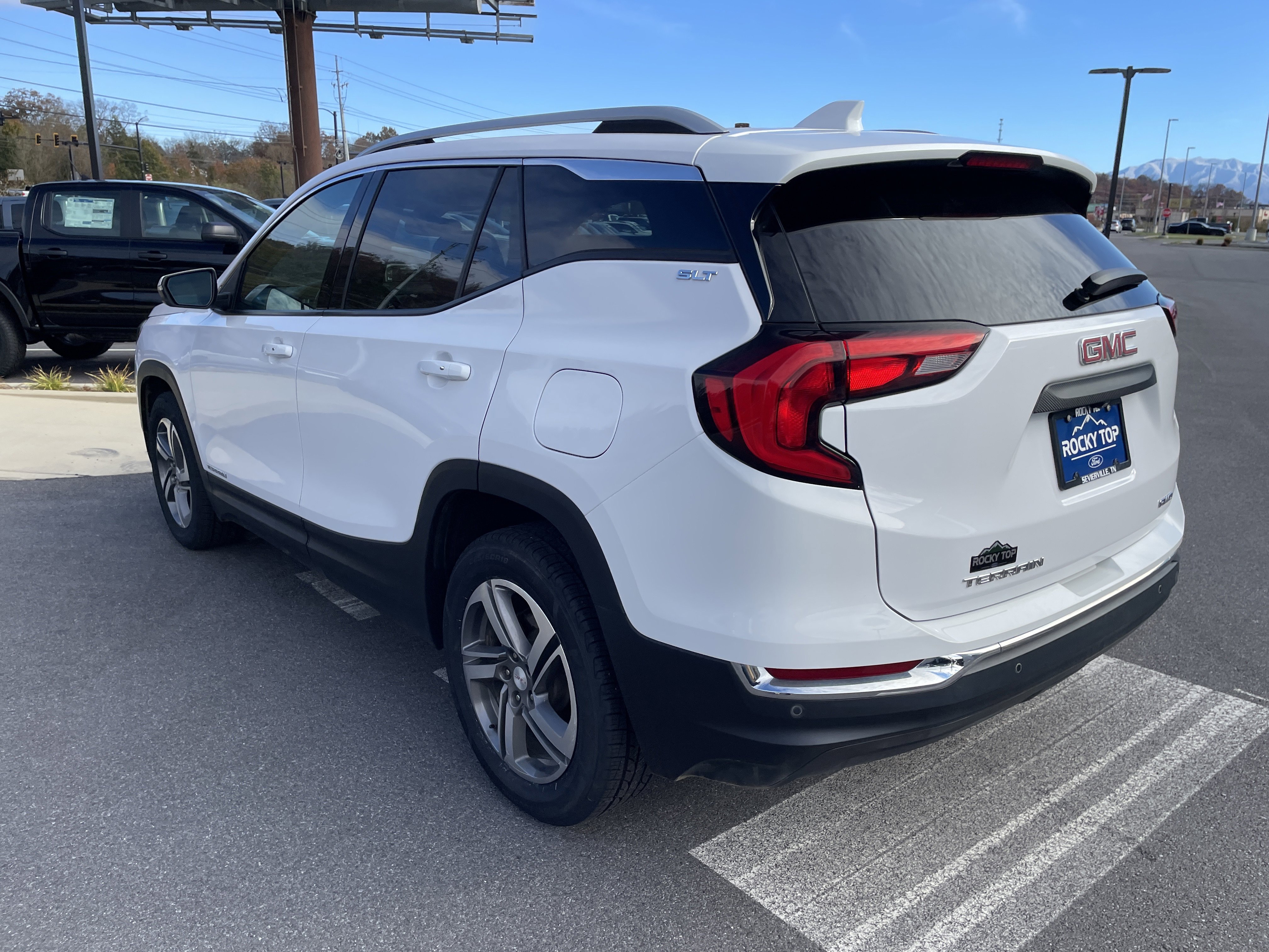 Used 2021 GMC Terrain SLT image 5