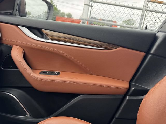 Used 2022 Maserati Levante GT AWD/4WD image 40