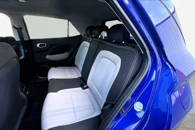 Used 2024 Hyundai Venue SEL image 16