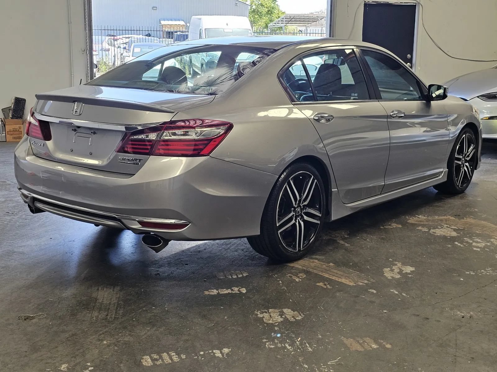 Used 2017 Honda Accord Sport Special Edition image 4