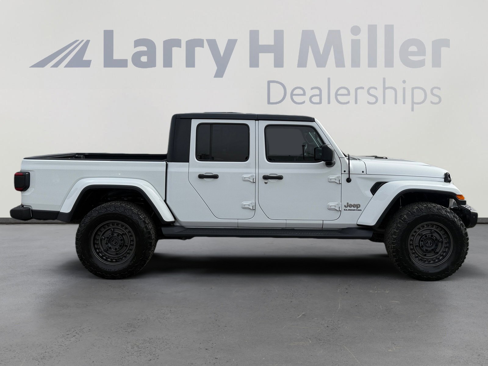 Used 2020 Jeep Gladiator Overland image 6