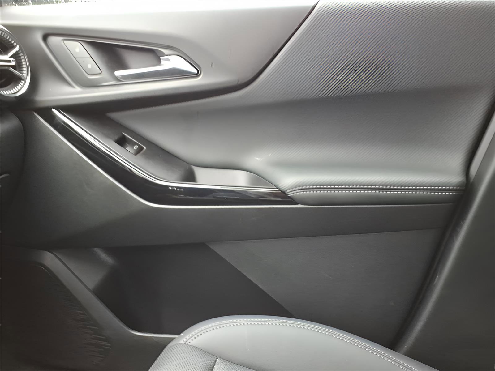 New 2026 Chevrolet Equinox LT w/ Convenience Package II image 23