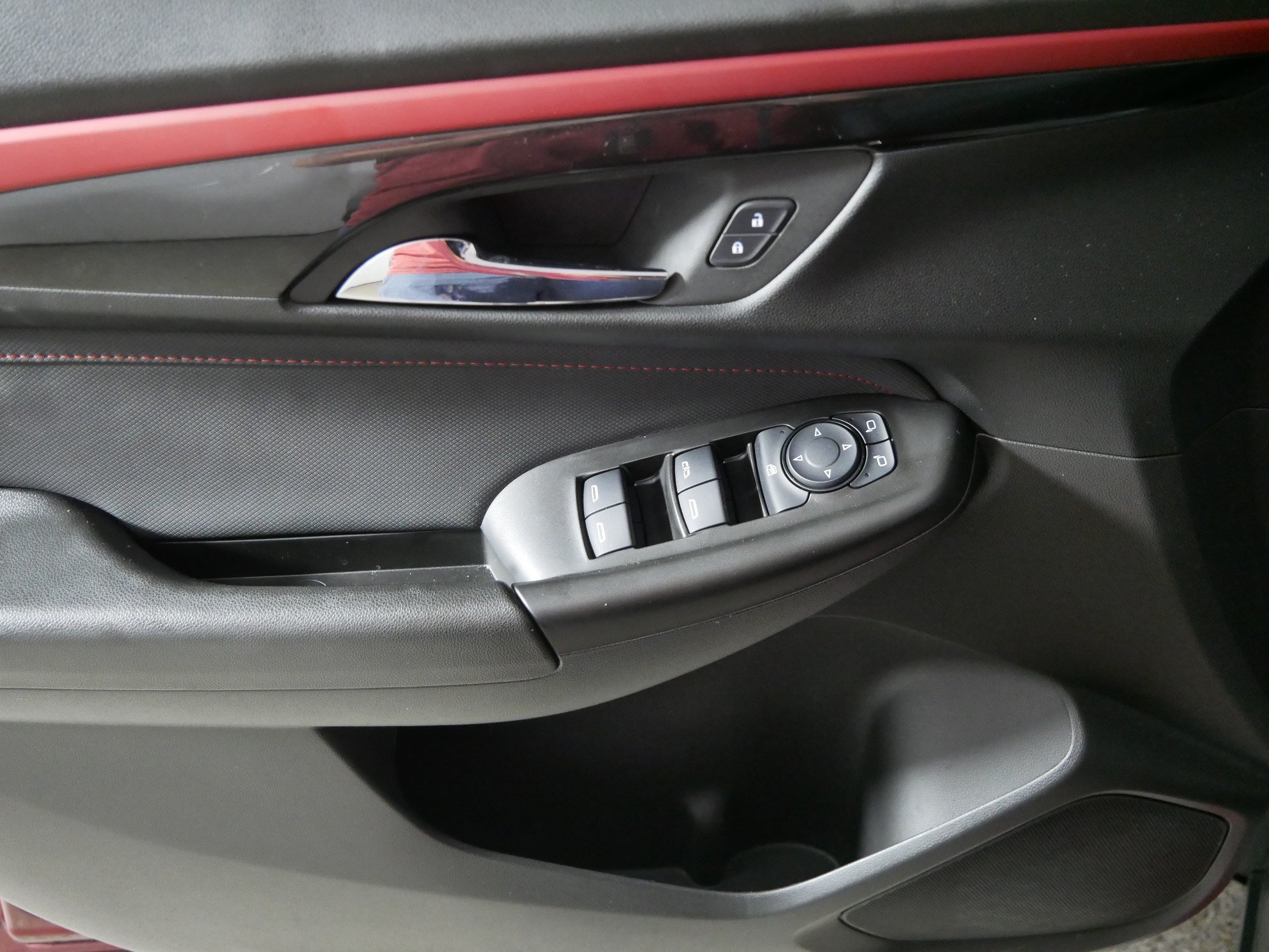 Used 2024 Chevrolet TrailBlazer RS w/ Driver Confidence Package FWD image 19