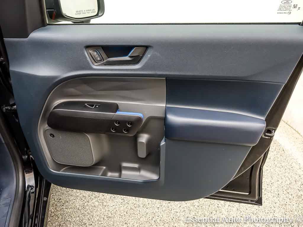 Used 2025 Ford Maverick Lobo AWD/4WD image 30