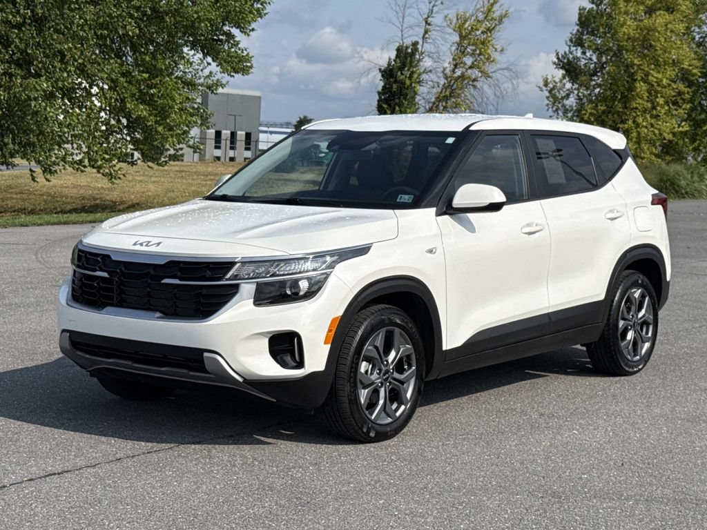 Used 2026 Kia Seltos LX FWD image 28