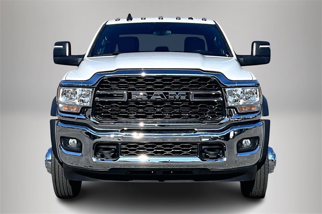 Used 2024 RAM 5500 Tradesman w/ Chrome Appearance Group image 4