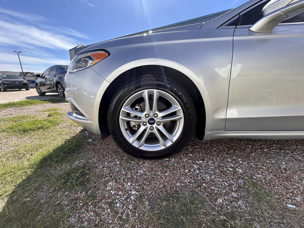 Used 2018 Ford Fusion SE FWD image 13