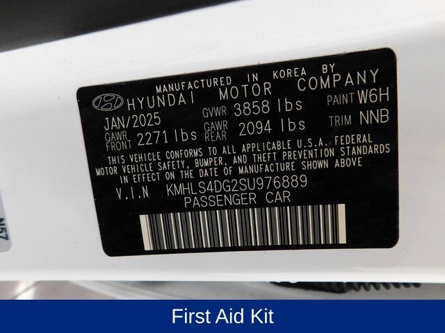 Certified 2025 Hyundai Elantra SEL image 39