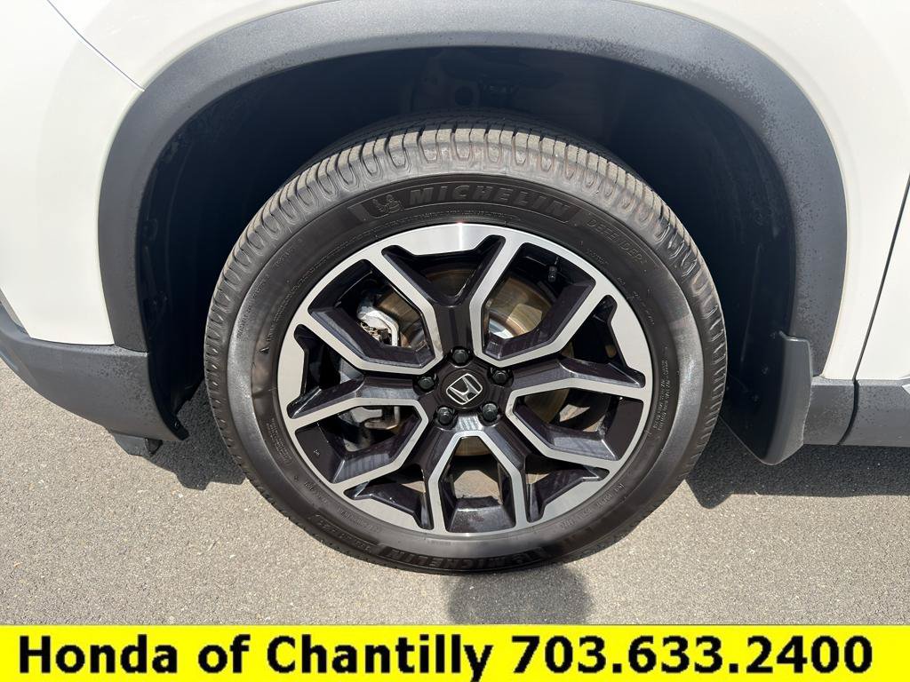 Certified 2025 Honda Pilot Touring image 30