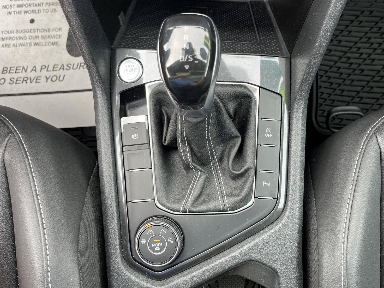 Used 2022 Volkswagen Tiguan SE R-Line AWD/4WD image 13