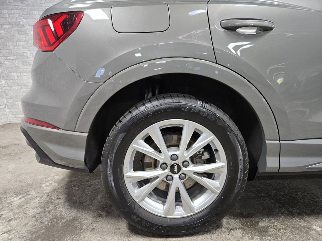 Used 2024 Audi Q3 2.0T Premium image 59