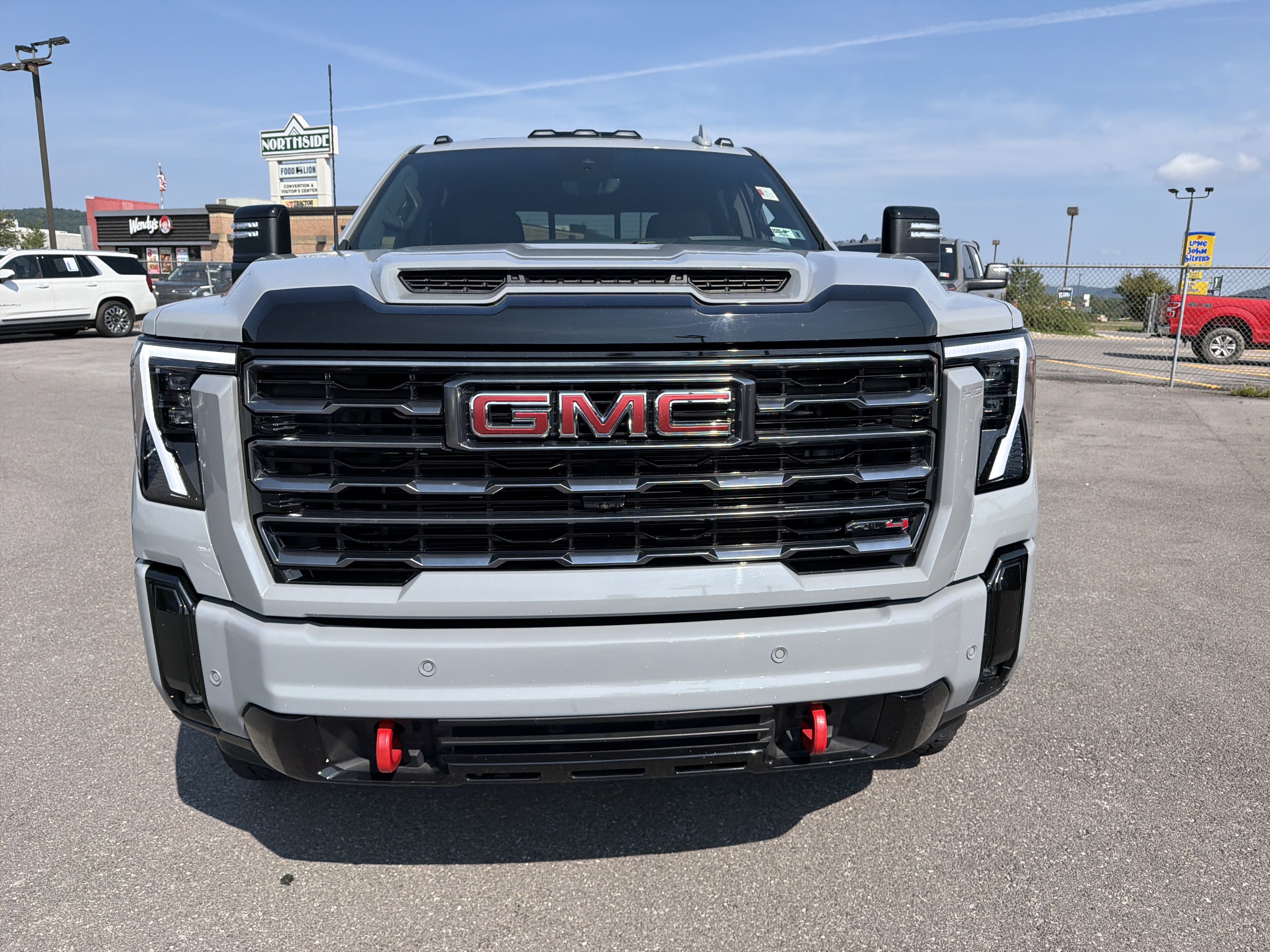 Used 2025 GMC Sierra 2500 AT4 w/ AT4 Premium Plus Package AWD/4WD image 2