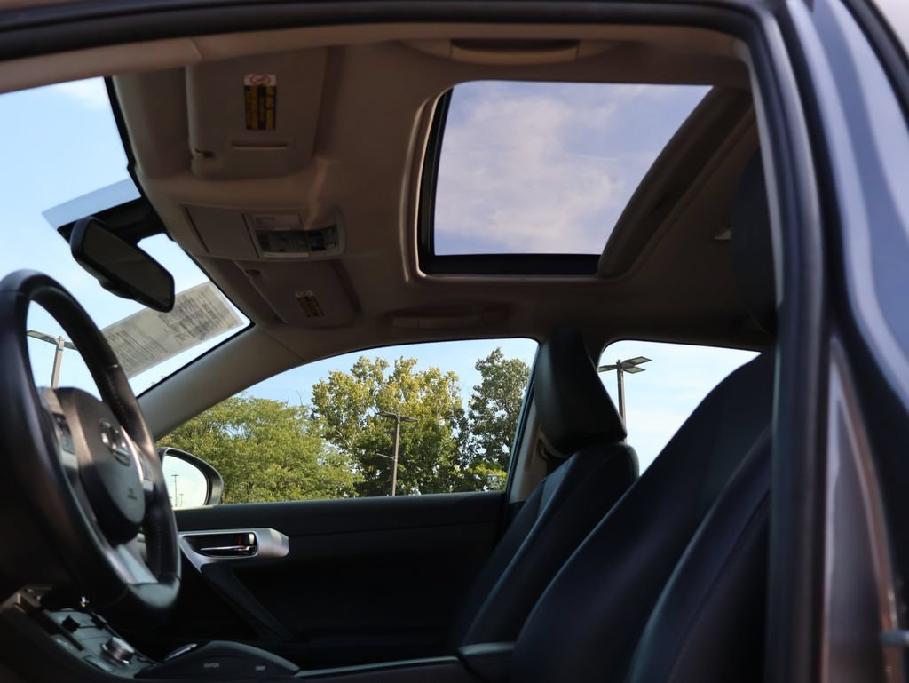Used 2012 Lexus CT 200h Premium w/ Leather Pkg FWD image 33