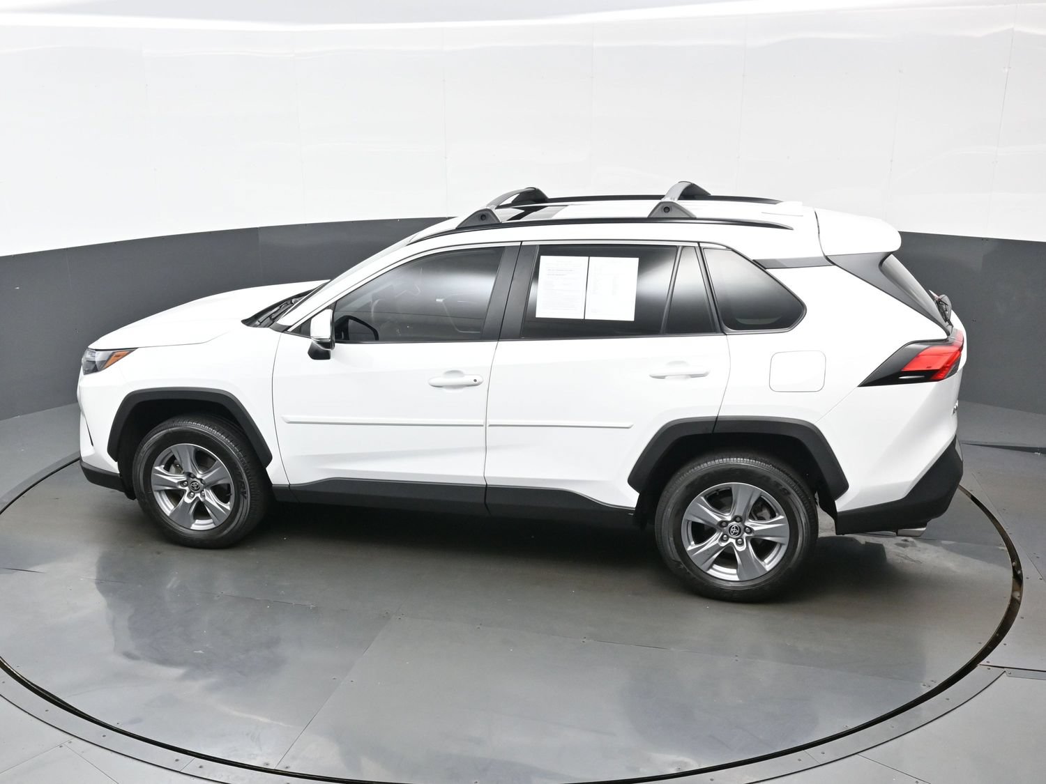 Used 2022 Toyota RAV4 XLE w/ Convenience Package AWD/4WD image 39