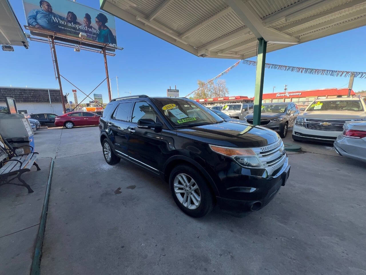 Used 2014 Ford Explorer XLT w/ Equipment Group 202A FWD image 3