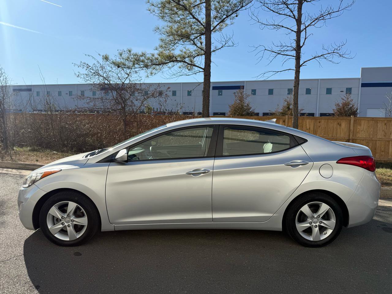 Used 2013 Hyundai Elantra GLS w/ Preferred Pkg image 7