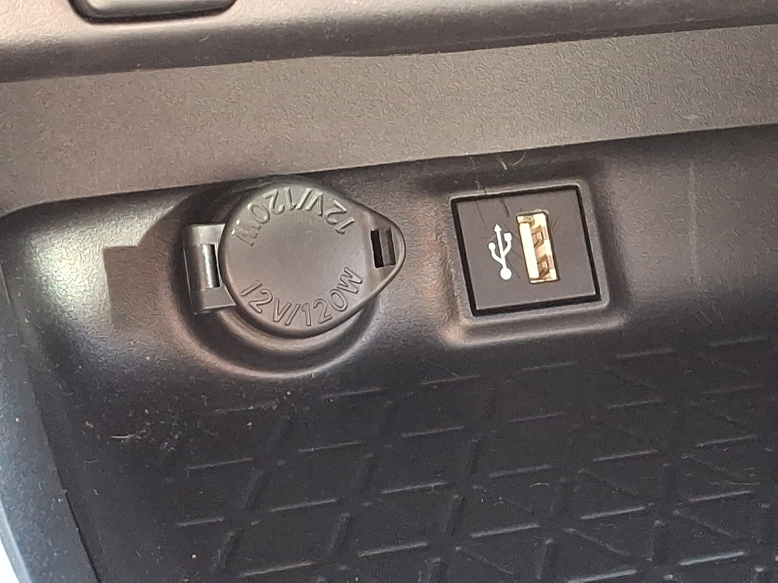 Certified 2025 Toyota RAV4 XLE w/ Convenience Package image 24