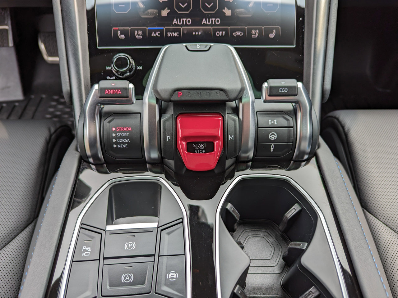 Used 2021 Lamborghini Urus image 22