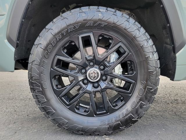 Used 2024 Toyota Tundra Limited AWD/4WD image 11