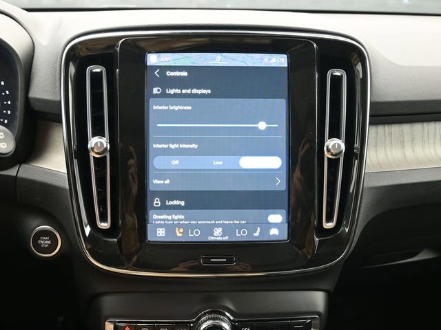 Used 2023 Volvo XC40 B4 Plus w/ Driver Assist Package FWD image 16