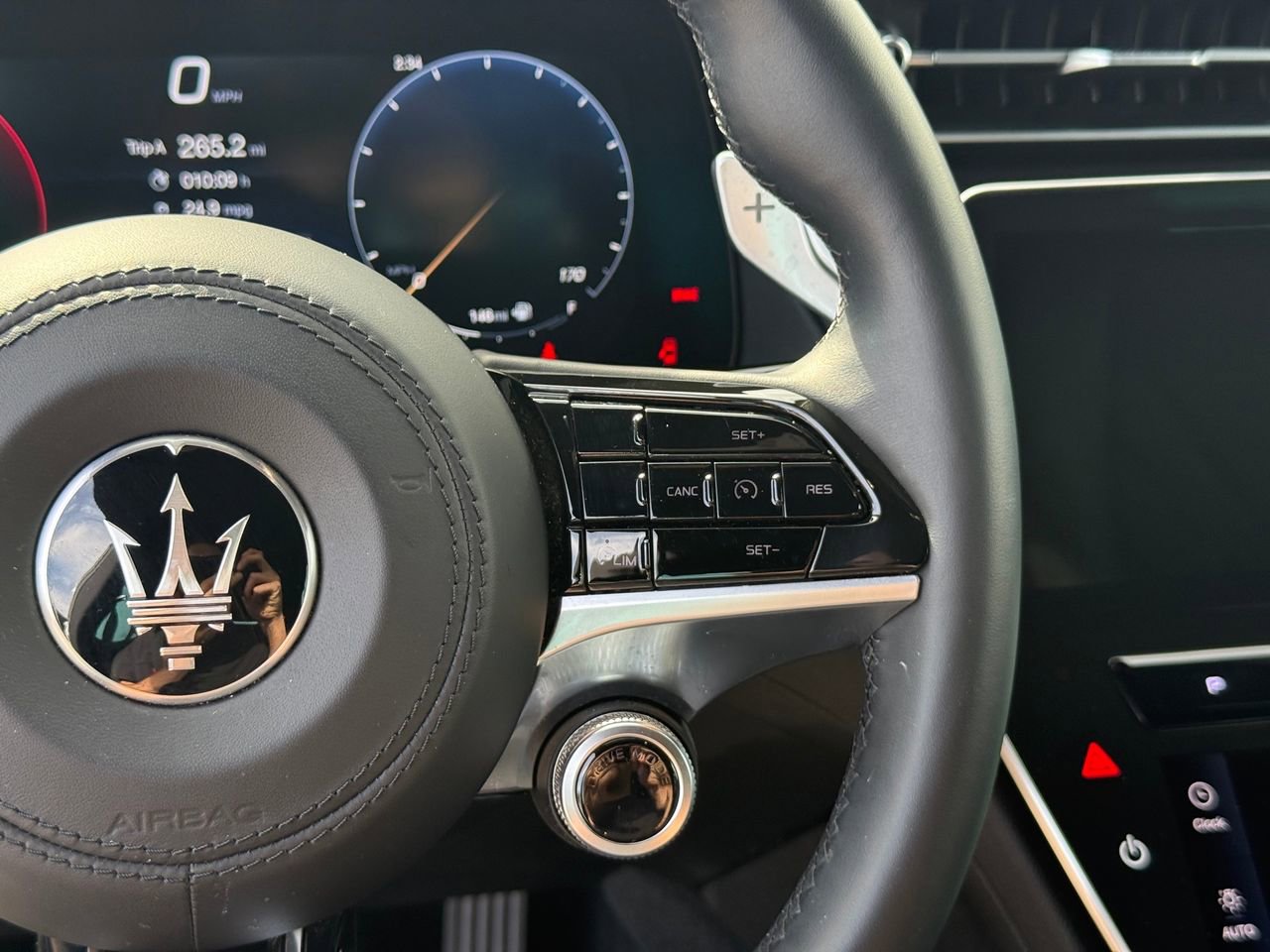 Certified 2023 Maserati Grecale GT image 17