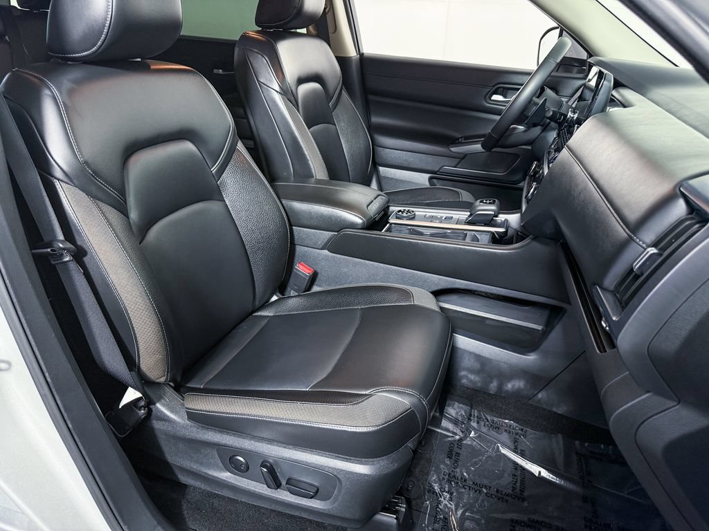 Certified 2025 Nissan Pathfinder SL AWD/4WD image 15