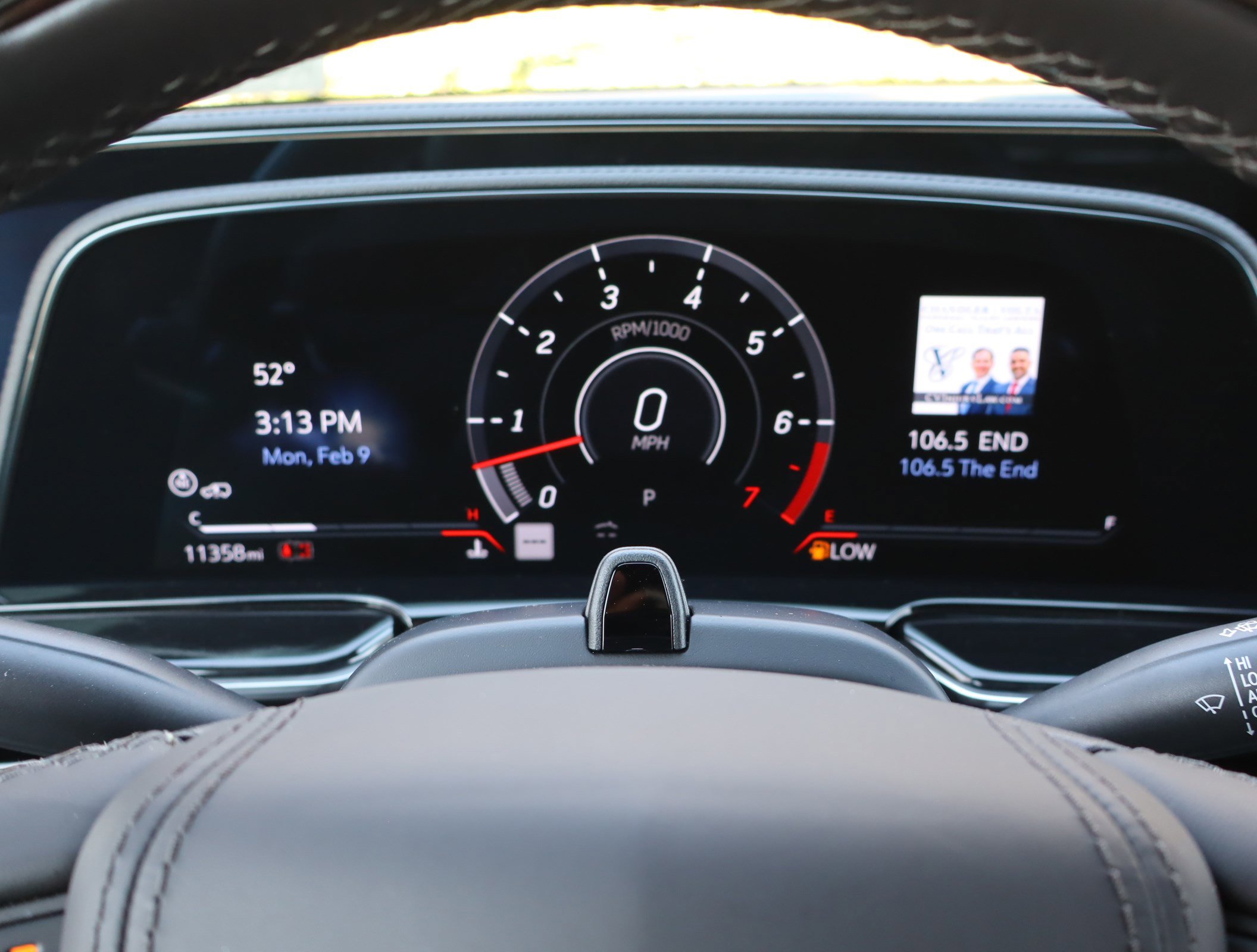 Used 2024 Cadillac Escalade V w/ LPO, ONYX Package image 24