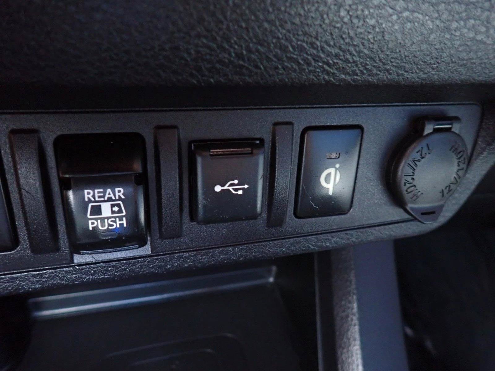 Used 2021 Toyota Tacoma TRD Off-Road w/ Technology Package AWD/4WD image 20