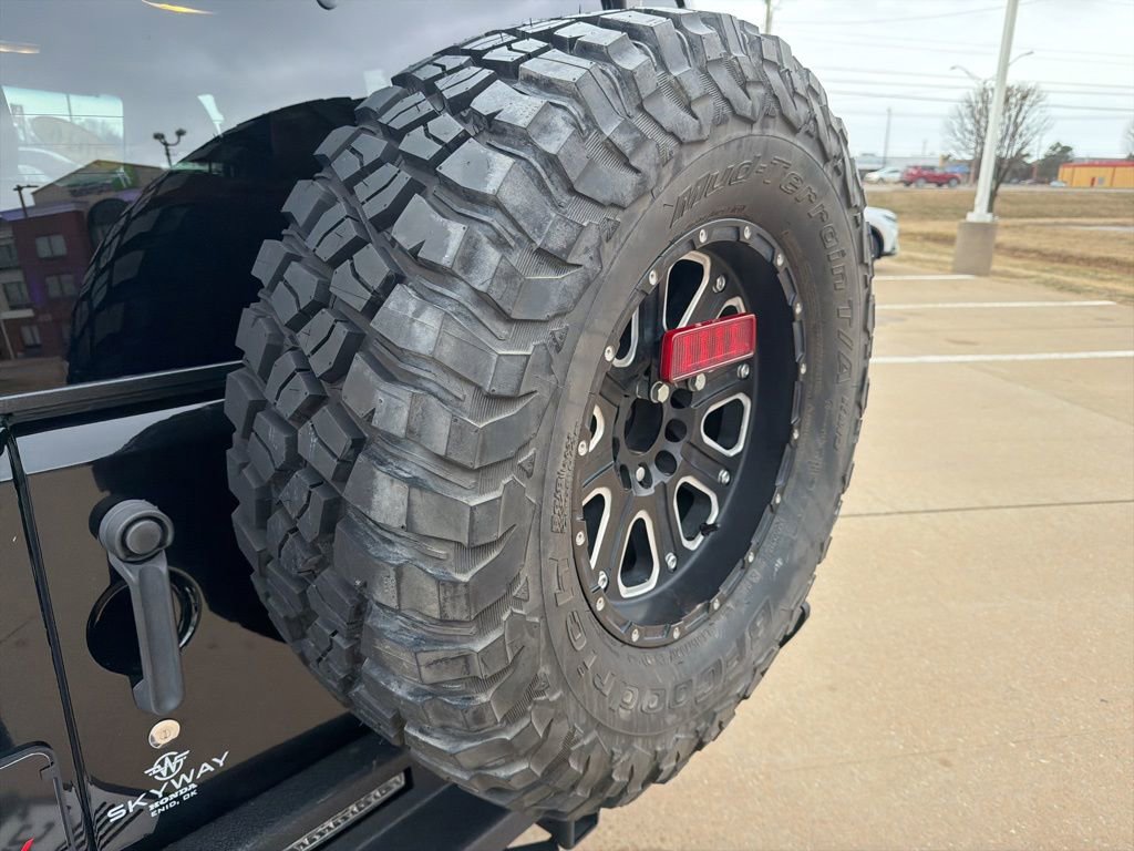 Used 2016 Jeep Wrangler Unlimited Sahara w/ Max Tow Package image 33