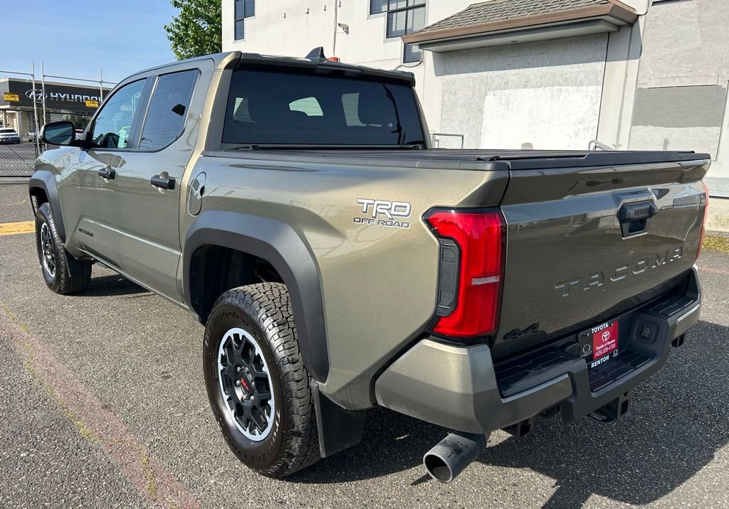 Certified 2024 Toyota Tacoma TRD Off-Road AWD/4WD image 7