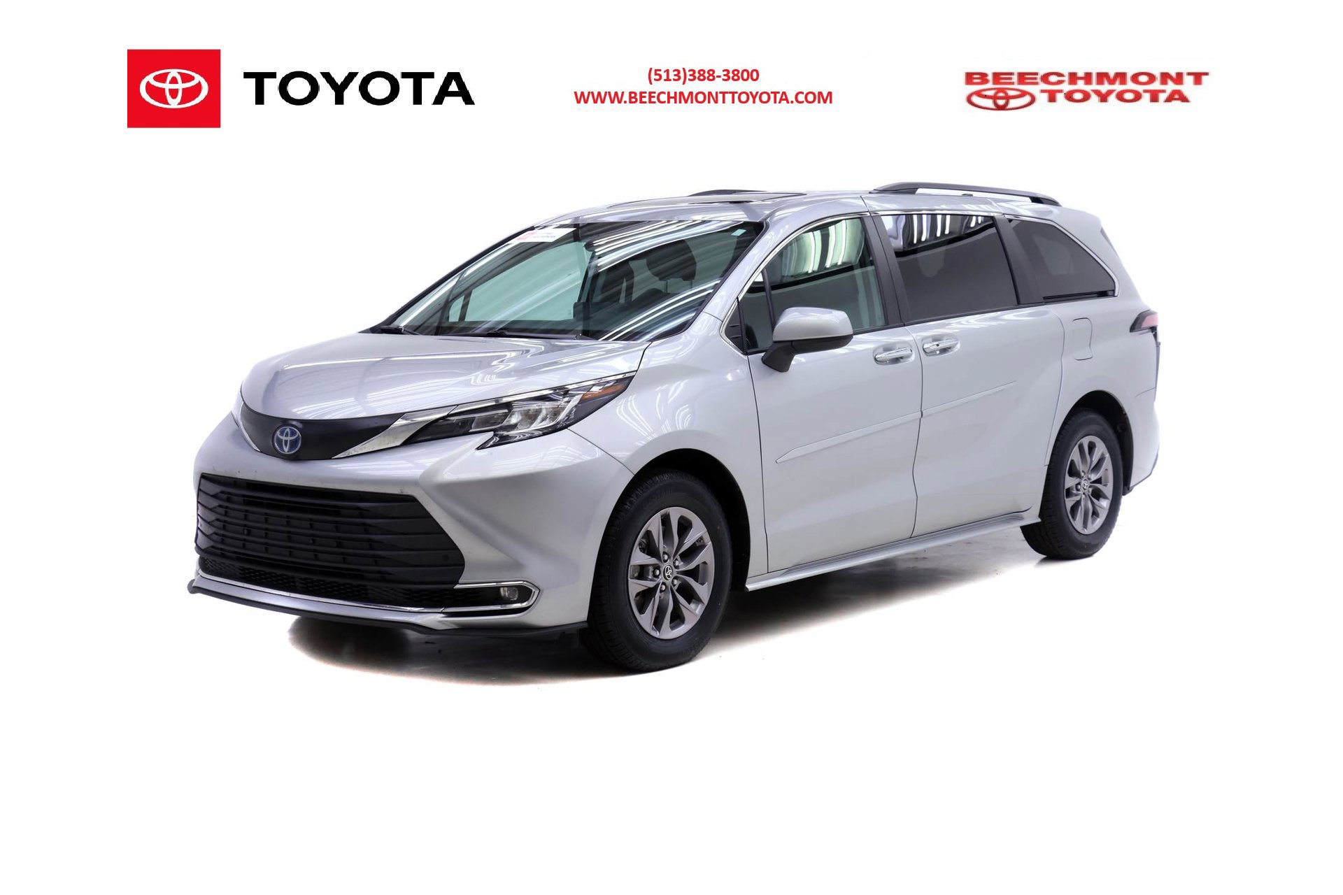 Used 2022 Toyota Sienna XLE FWD image 1