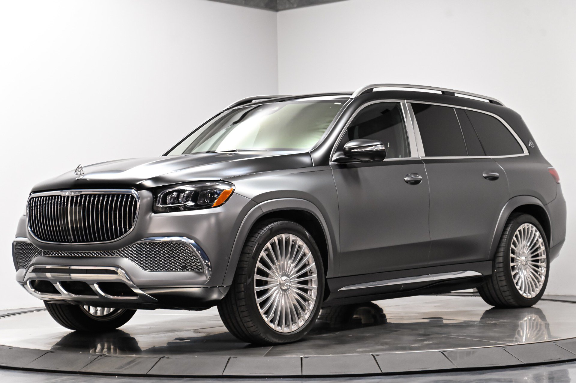 Used 2022 Mercedes-Benz Maybach GLS 600 4MATIC image 2